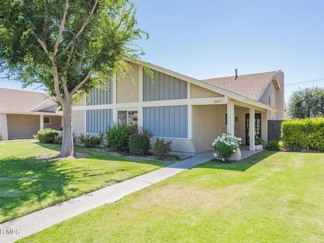 Townhouse for sale in Simi Valley, California
