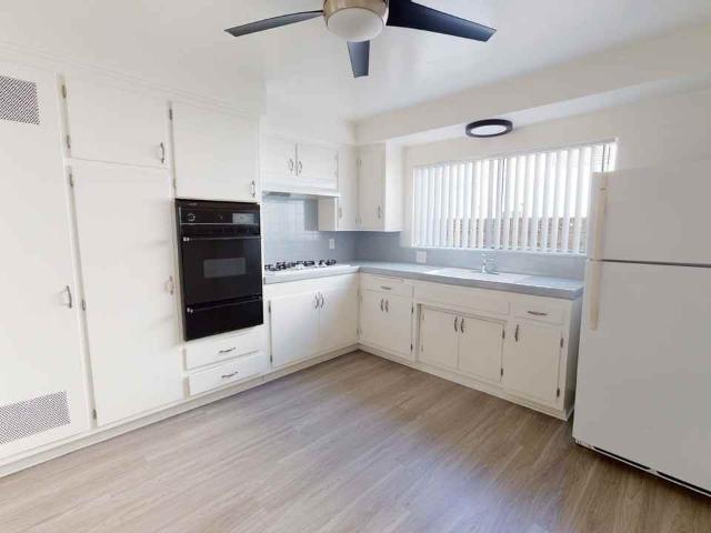 Apartment for rent in Canoga Park, California