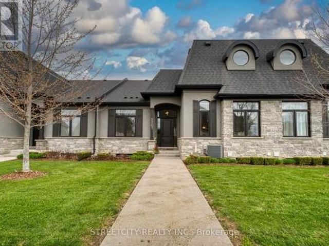 Townhouse for sale in Arva, Ontario