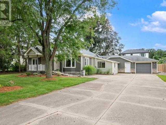 House for sale in Strathroy-caradoc, Ontario
