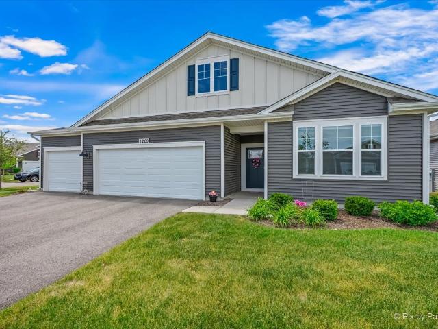 House for sale in Mchenry, Illinois
