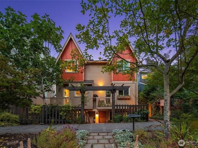 Townhouse for sale in Seattle, Washington
