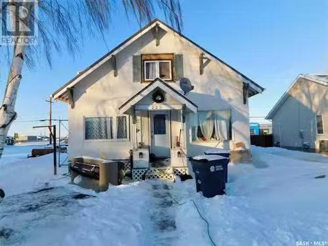 House for sale in Assiniboia, Saskatchewan
