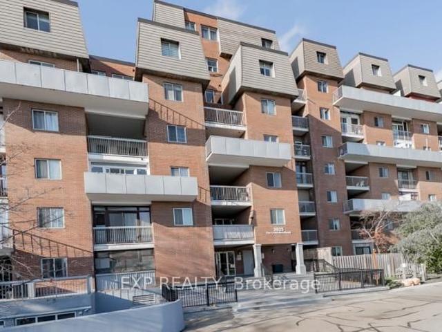 Condo for sale in Toronto, Golden Horseshoe