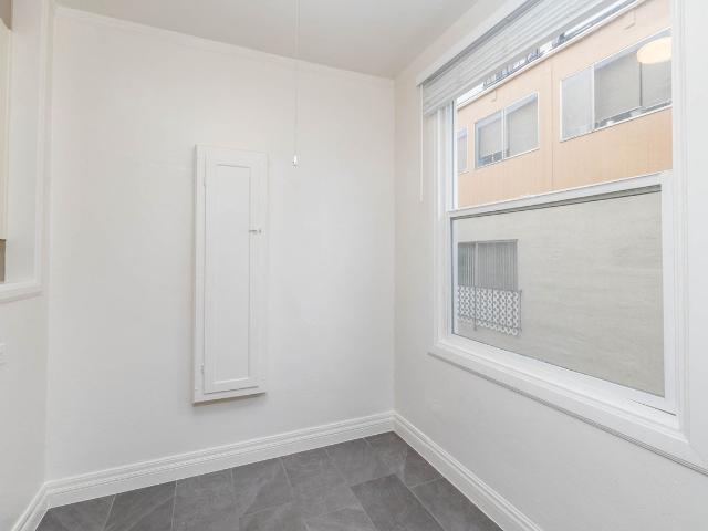 Apartment for rent in Eastlake, Oakland