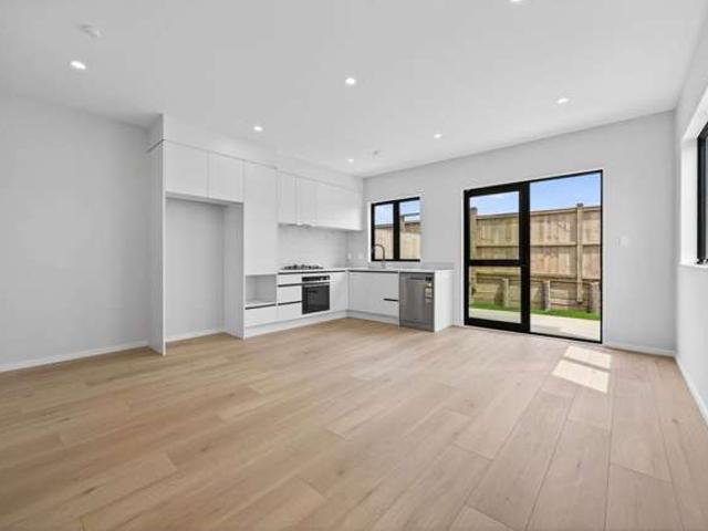 Townhouse for sale in Awhitu