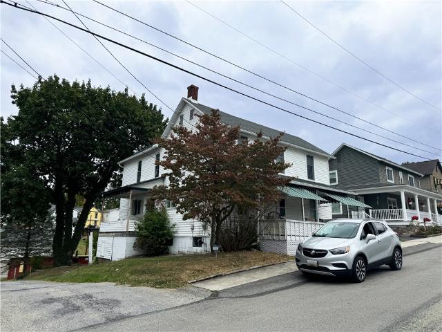 House for sale in Ligonier, Pennsylvania