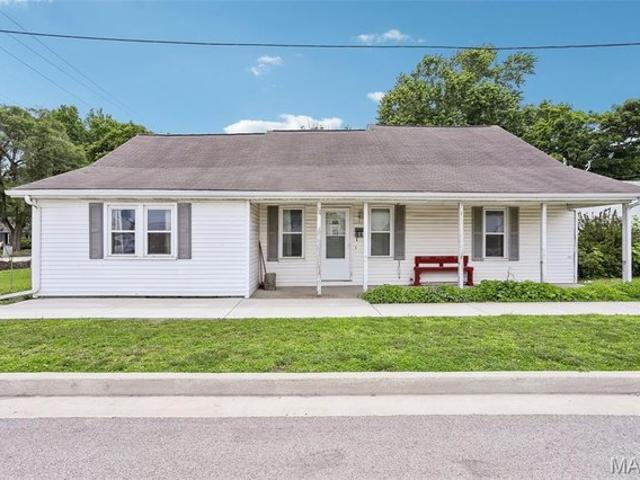 House for sale in Litchfield, Illinois
