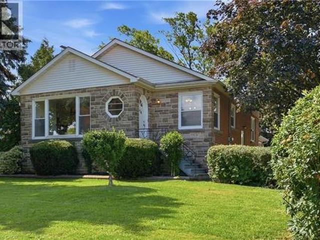 House for sale in Ancaster, Ontario