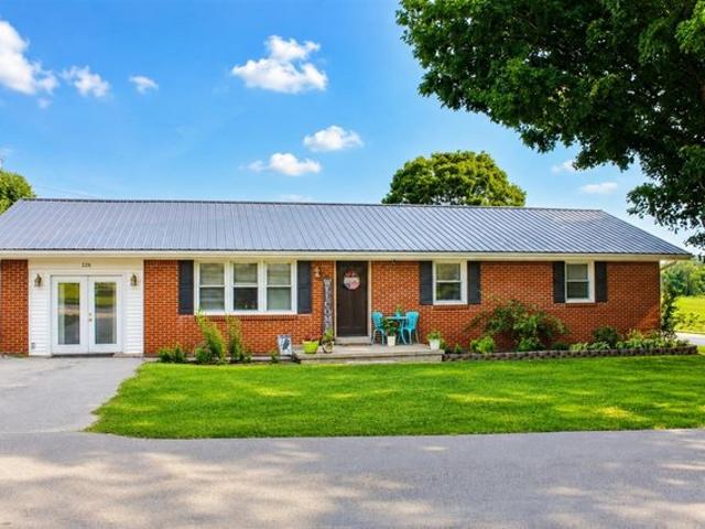 House for sale in Oakland, Kentucky