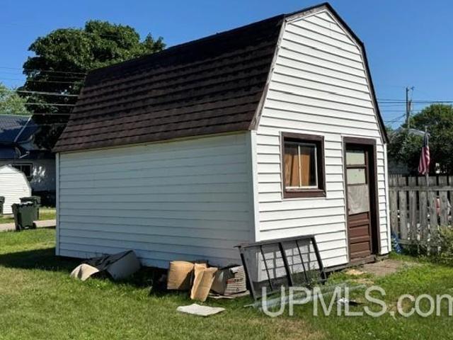 House for sale in Escanaba, Michigan