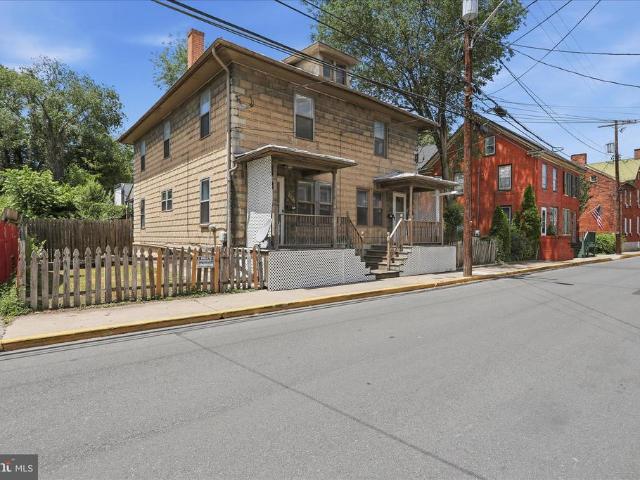 Townhouse for sale in Falling Waters, West Virginia