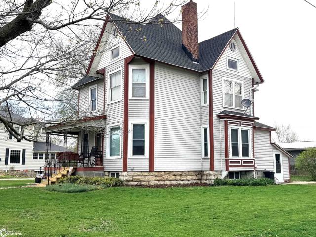 House for sale in Humeston, Iowa