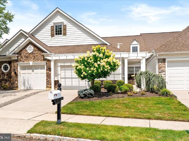 Townhouse for sale in Traditions at Hamilton, Hamilton Township