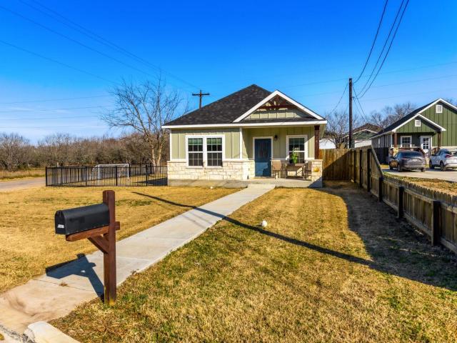 House for sale in Luling, Texas