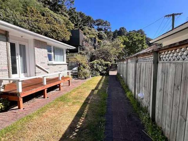 Property for rent in Days Bay, Wellington