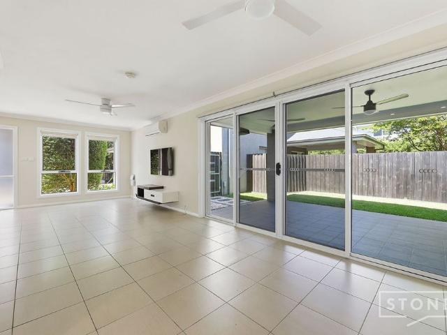 Townhouse for rent in Sydney, New South Wales