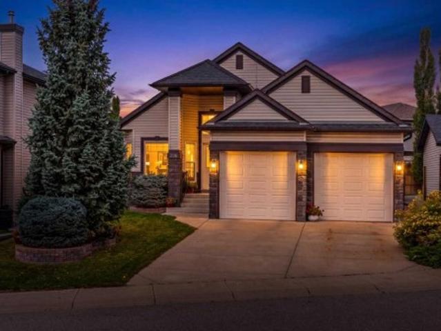 House for sale in Tuscany, Calgary