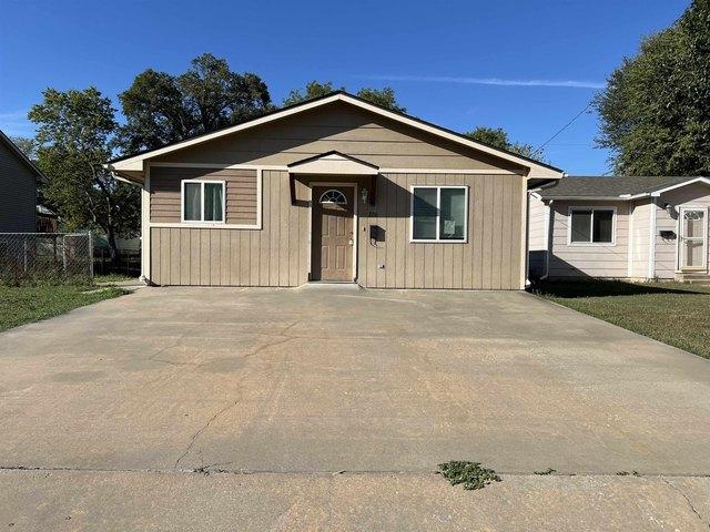 House for sale in Augusta, Butler County