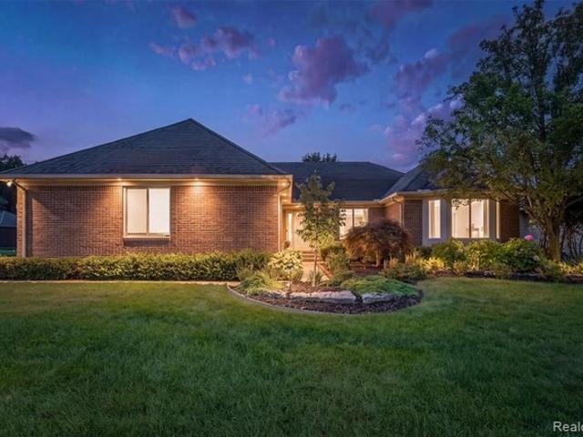House for sale in Macomb Township, Macomb County