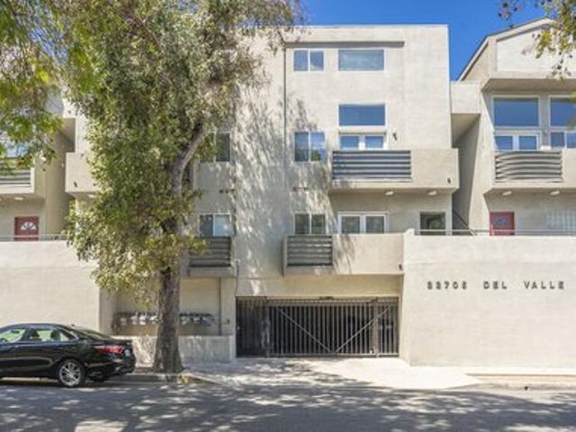 House for sale in Woodland Hills-Warner Center Neighborhood Council District, Canoga Park