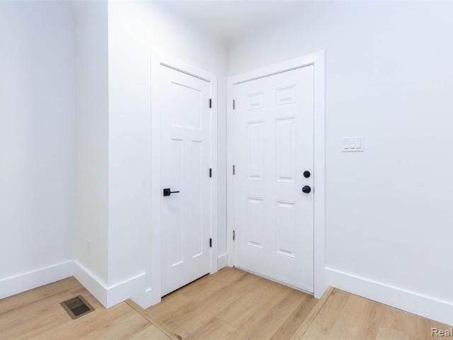 House for sale in Saint Clair Shores, Macomb County
