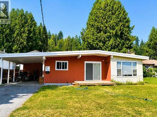 House for sale in Castlegar, British Columbia