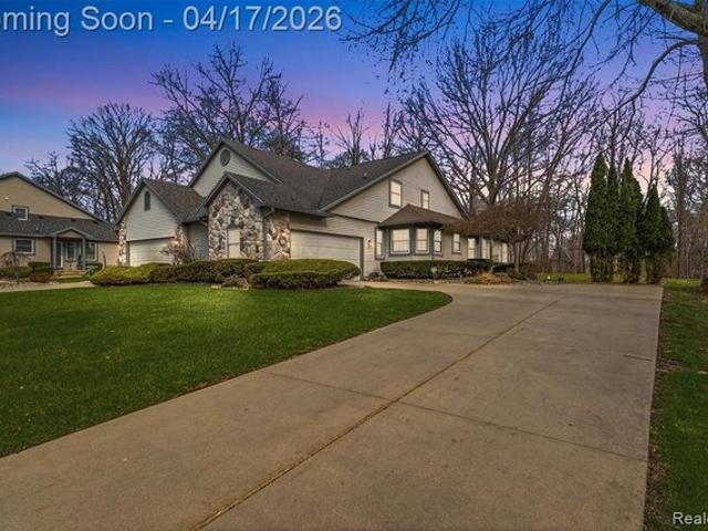 Condo for sale in Fenton, Michigan