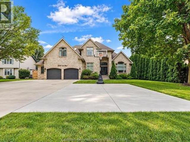 House for sale in Chatham–kent, Ontario
