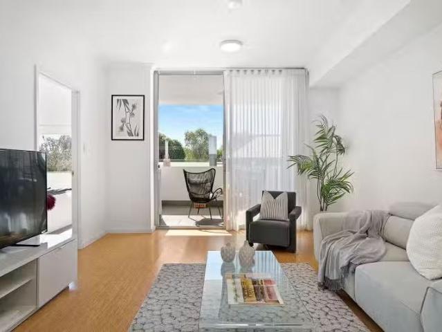 Apartment for rent in Cockburn, Western Australia