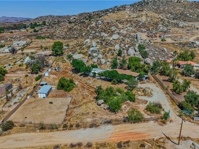 House for sale in Nuevo, California