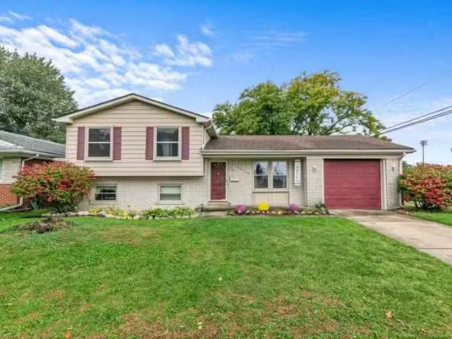 House for sale in Saint Clair Shores