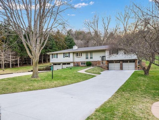 House for sale in Crescent, Iowa