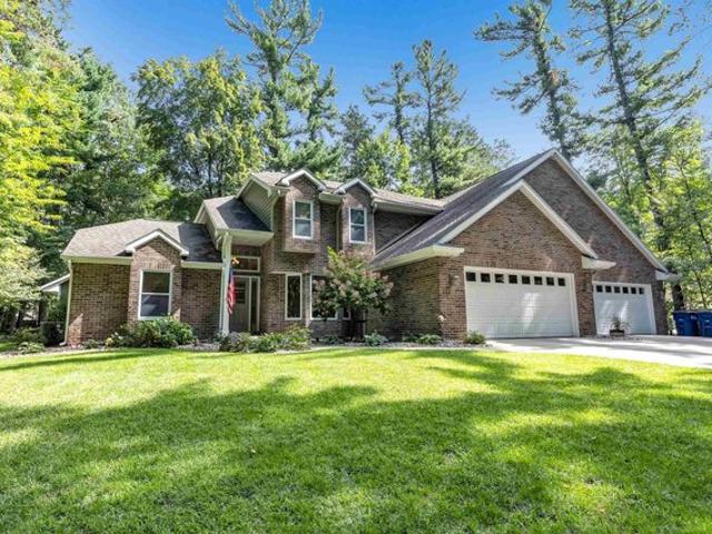 House for sale in Suamico, Wisconsin