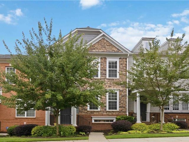 Townhouse for sale in Stone Creek at Brookhaven Apartments, Brookhaven