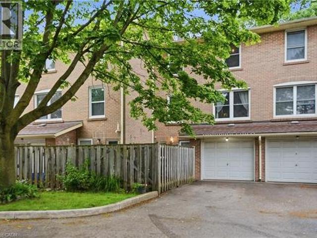 Townhouse for sale in Burlington, Ontario