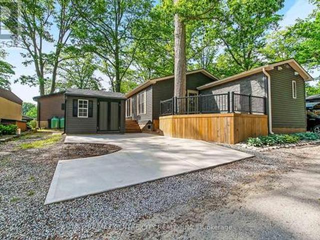 House for sale in Strathroy-caradoc, Ontario