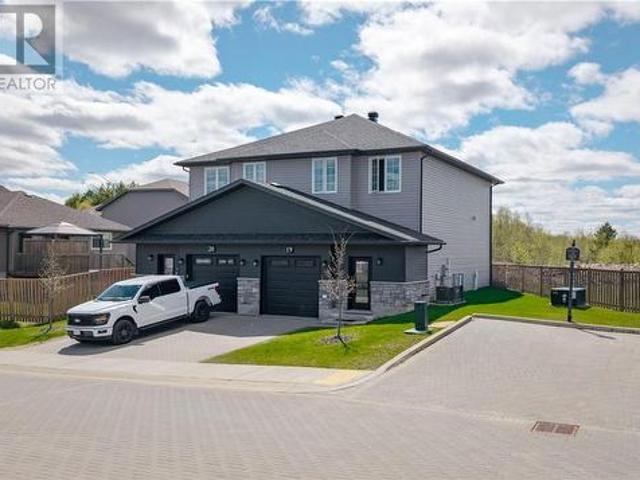 Townhouse for sale in Wanup, Ontario