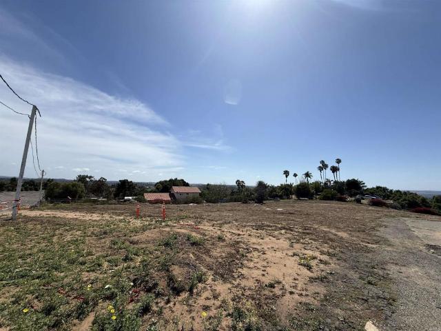 Land for sale in Vista, California