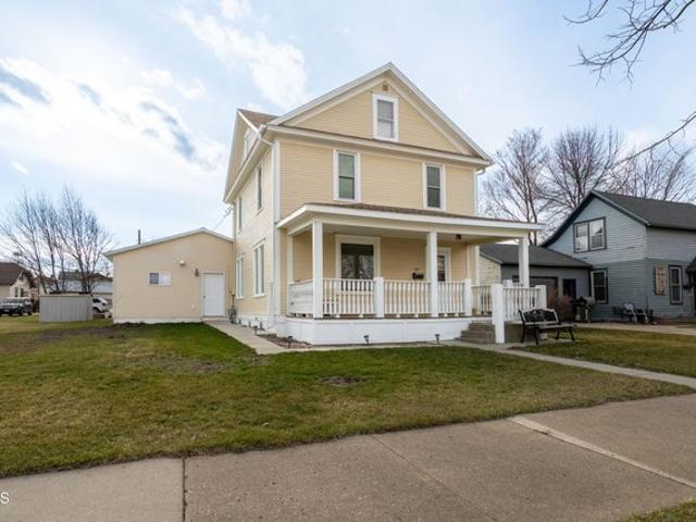 House for sale in Valley City, North Dakota