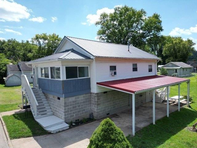House for sale in Gandeeville, West Virginia