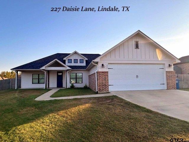 House for sale in Lindale, Smith County