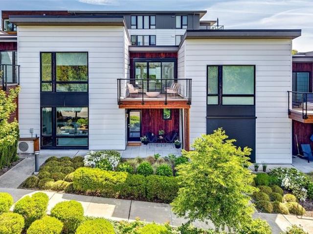 Townhouse for sale in Bainbridge Island, Washington