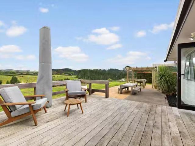 House for sale in Awhitu, Oroua County