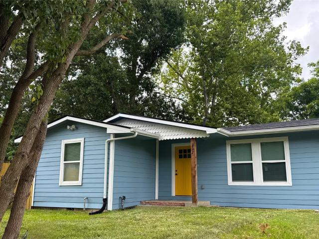 House for sale in Bacliff, Texas