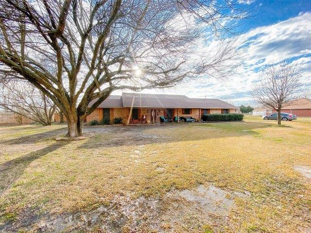 House for sale in Ellis, Texas