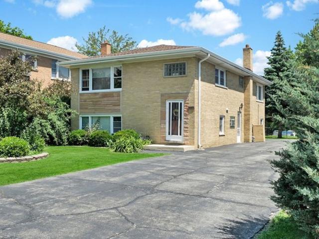 House for sale in Addison, Illinois