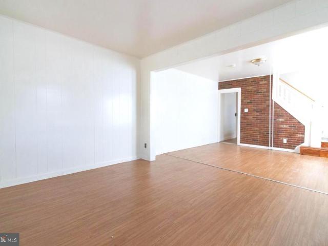 Townhouse for sale in Warner Village, Hamilton Township