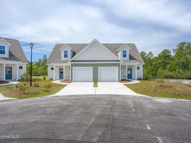 Townhouse for sale in Holly Ridge, North Carolina