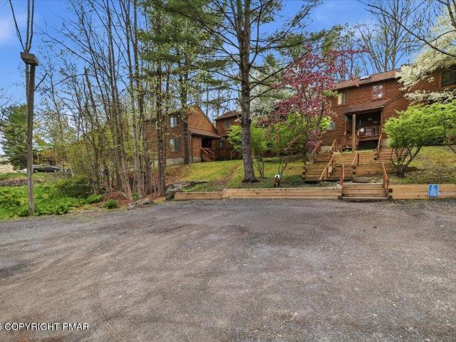 Townhouse for sale in Dingmans Ferry, Pennsylvania